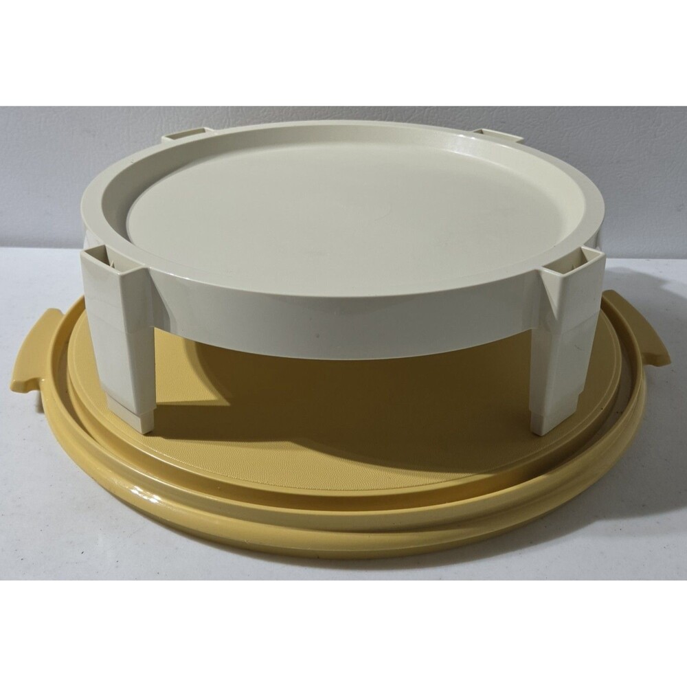 VNTG Tupperware Cake Carrier W/Handle And Removable Pie Plate Divider - Picture 2 of 3